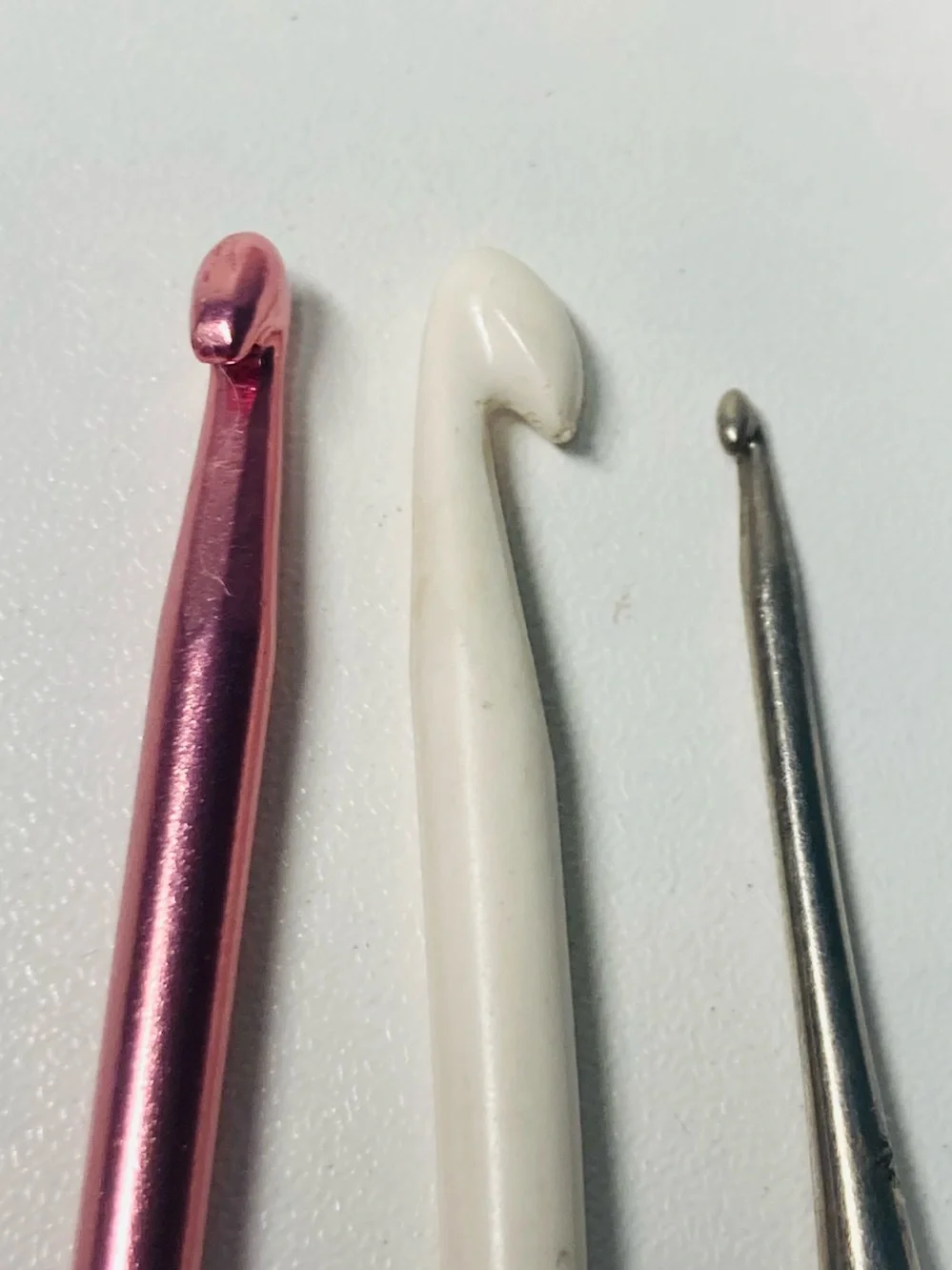 3 Small Crochet Hooks including 3.5mm,‎ size 6, tapestry…